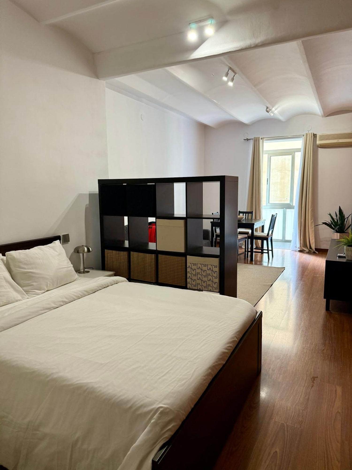 Newly Renovated Stylish Eixample - Great Location Барселона Екстер'єр фото